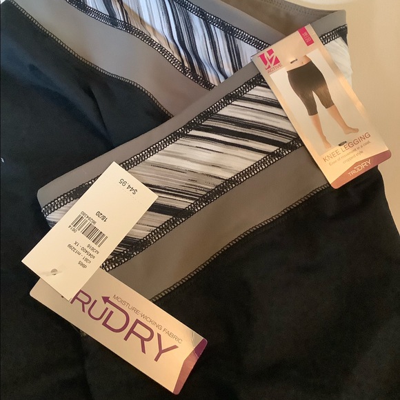 Lane Bryant XL Black Active Capri - Picture 2 of 9